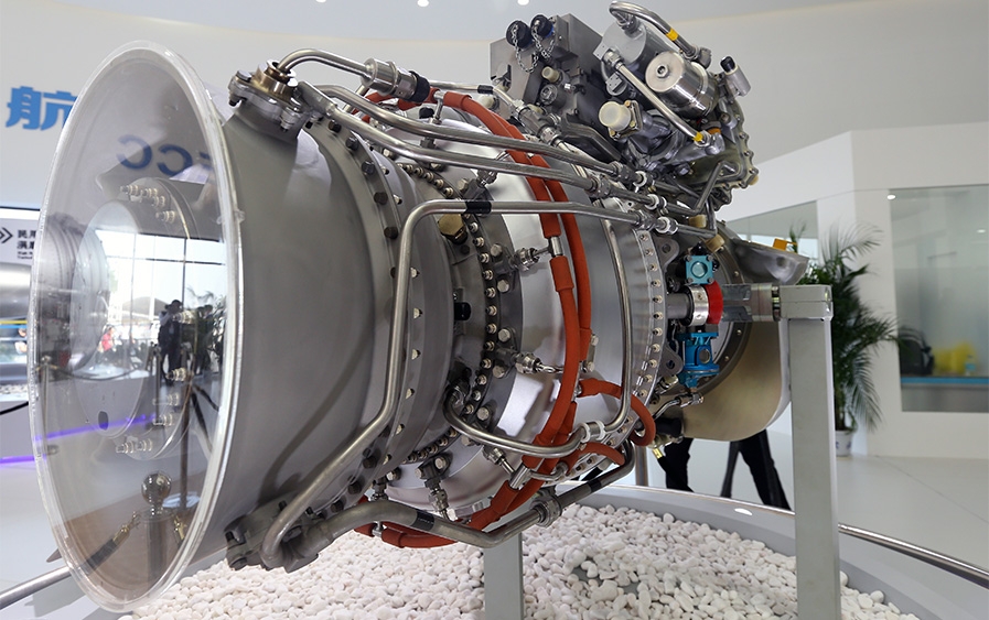 “玉龍”發(fā)動機(jī)